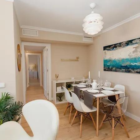 In The Historic Center Of Malaga, Very Close To The And The Ave Train Station, With Private Parking *