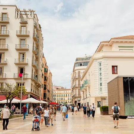 In The Historic Center Of Malaga, Very Close To The And The Ave Train Station, With Private Parking 公寓