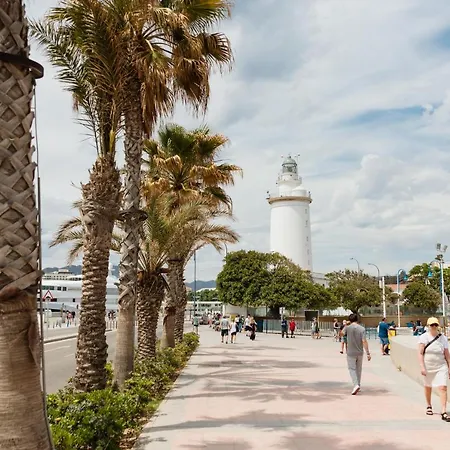 In The Historic Center Of Malaga, Very Close To The And The Ave Train Station, With Private Parking 公寓 *