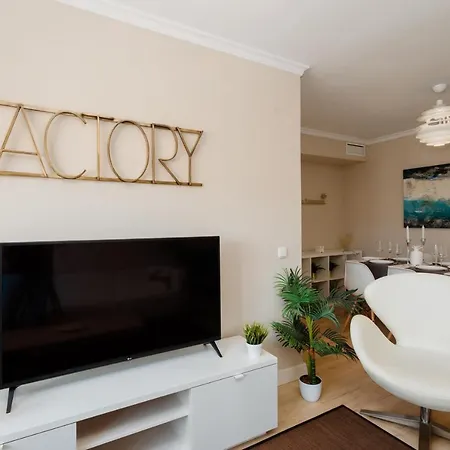 Apartament In The Historic Center Of Malaga, Very Close To The And The Ave Train Station, With Private Parking