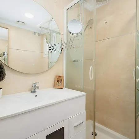Apartament In The Historic Center Of Malaga, Very Close To The And The Ave Train Station, With Private Parking