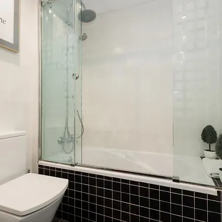 In The Historic Center Of Malaga, Very Close To The And The Ave Train Station, With Private Parking * Malaga