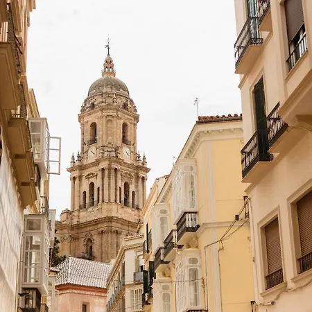 Apartament In The Historic Center Of Malaga, Very Close To The And The Ave Train Station, With Private Parking *